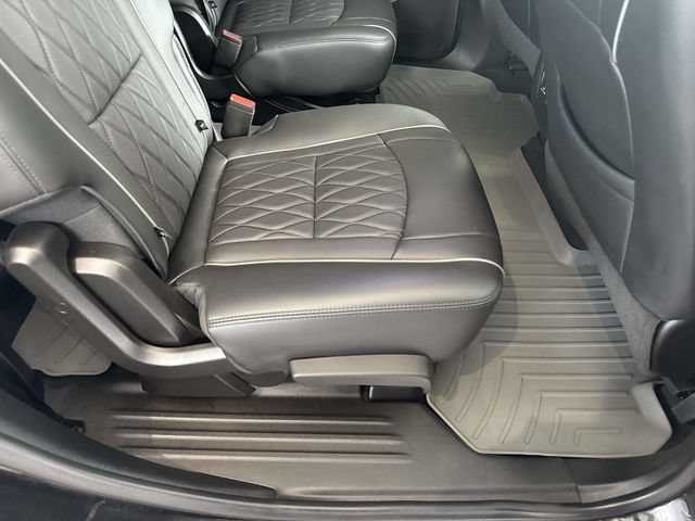 Used 2022 Buick Enclave Avenir w/ Avenir Technology Package AWD/4WD image 25