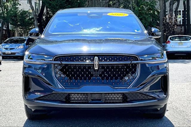 Used 2024 Lincoln Nautilus Premier w/ Jet Appearance Package AWD/4WD image 2