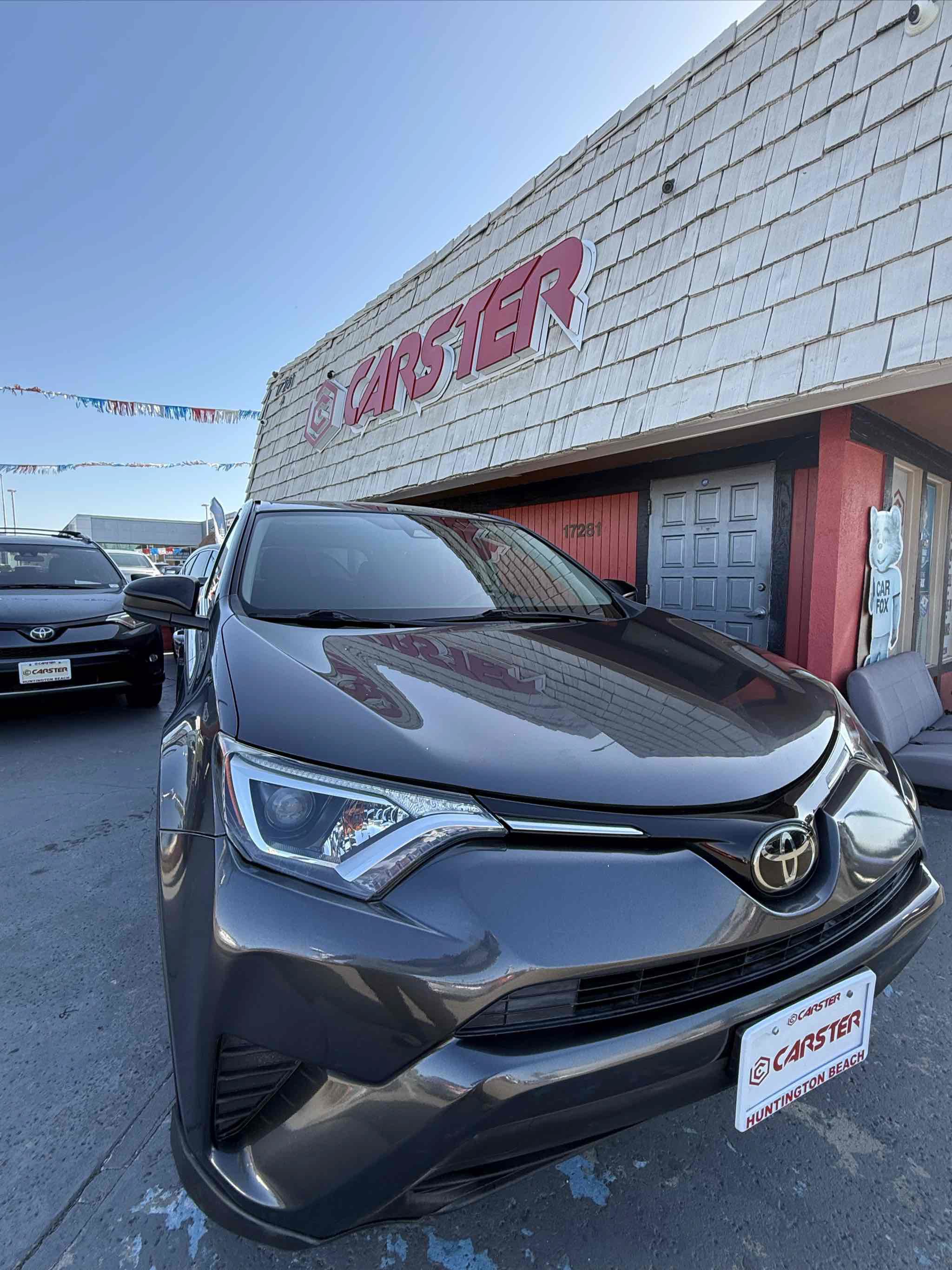 Used 2018 Toyota RAV4 LE w/ All Weather Liner Package FWD image 10