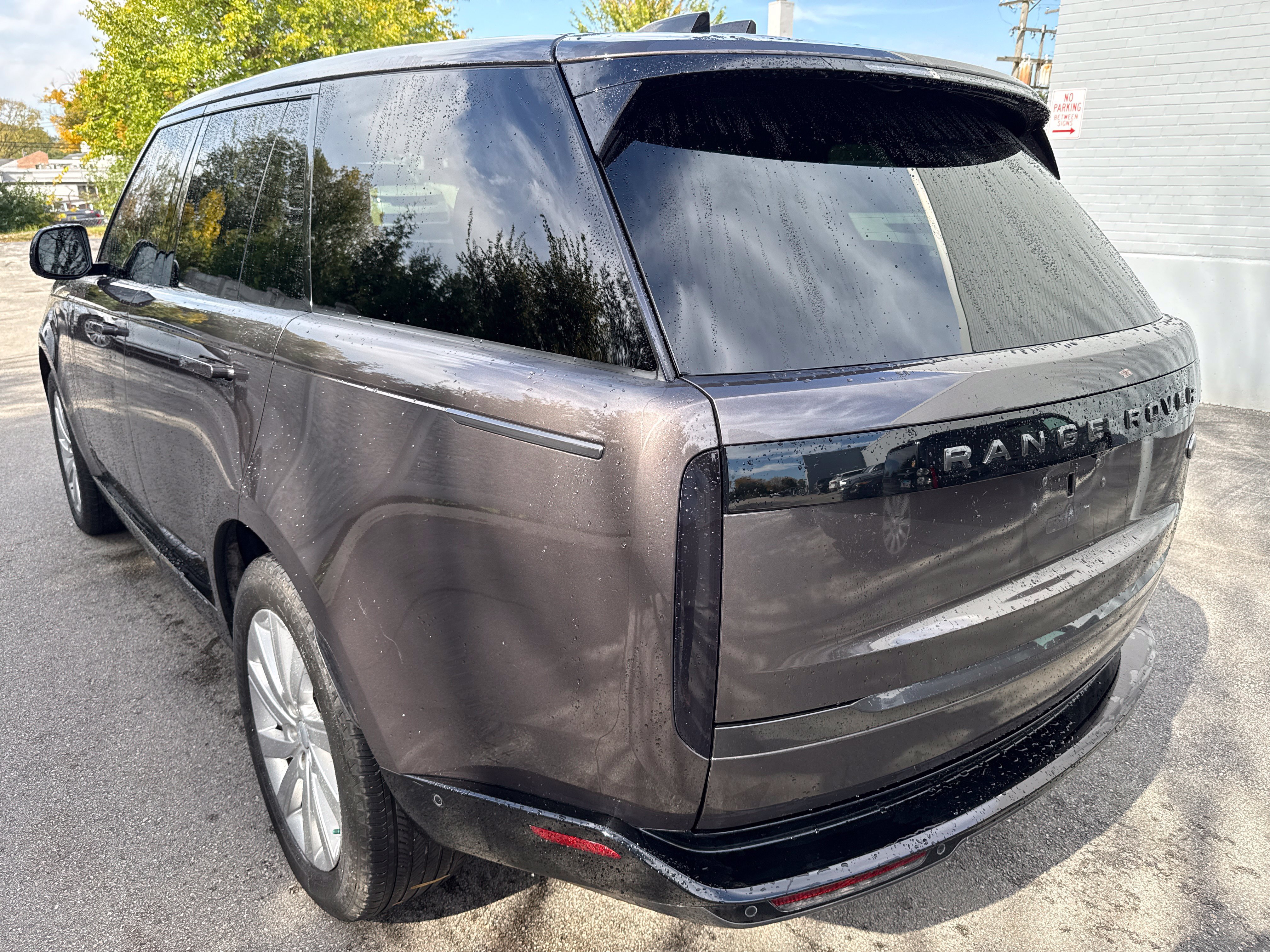 Used 2023 Land Rover Range Rover SE AWD/4WD image 4