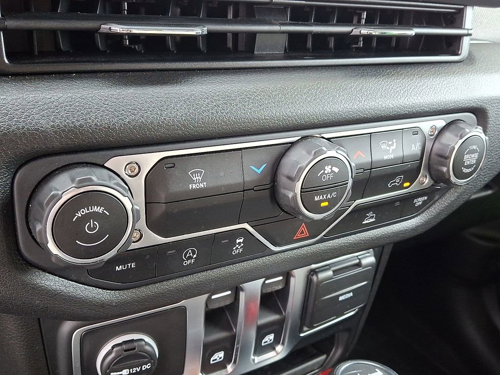 Used 2025 Jeep Wrangler Sport AWD/4WD image 16