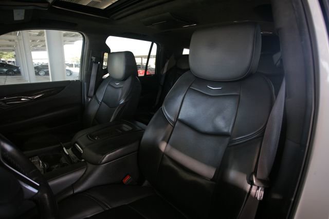 Used 2017 Cadillac Escalade Platinum image 9