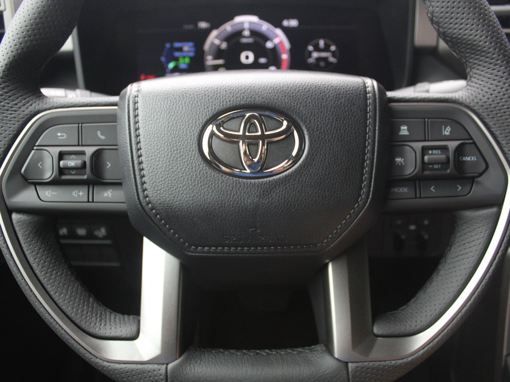 Used 2026 Toyota Tundra Limited AWD/4WD image 7
