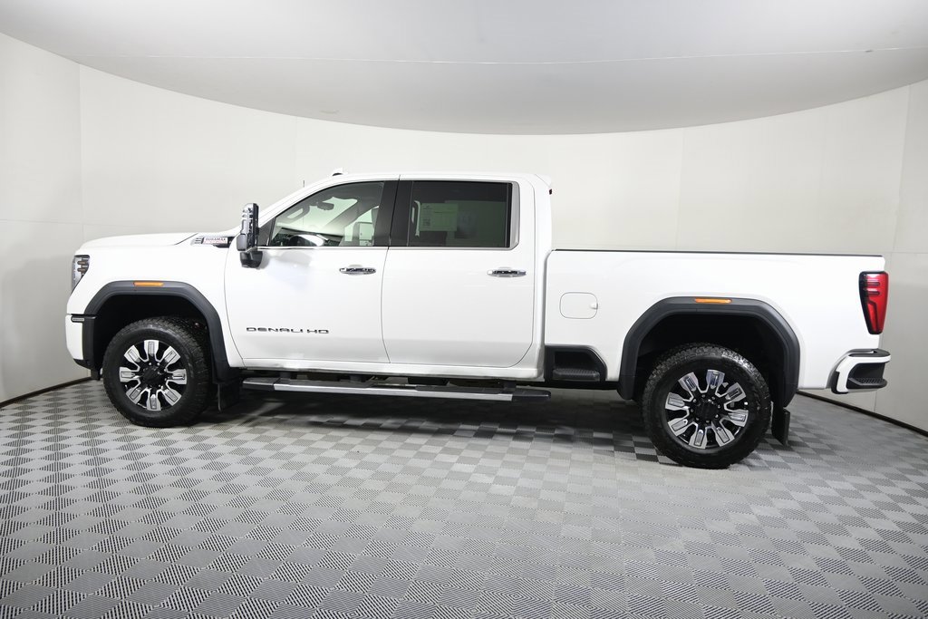 Used 2025 GMC Sierra 3500 Denali w/ Denali Reserve Package image 3