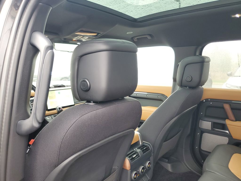 Certified 2024 Land Rover Defender 130 X AWD/4WD image 27