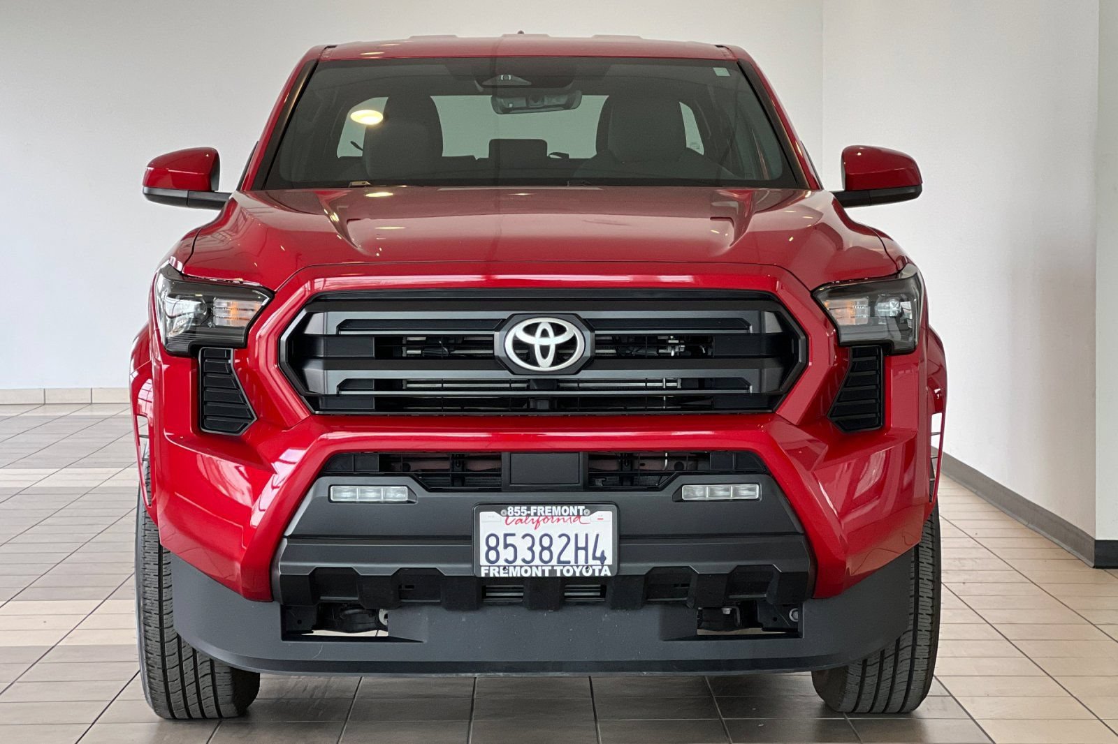 Certified 2025 Toyota Tacoma SR5 AWD/4WD image 9