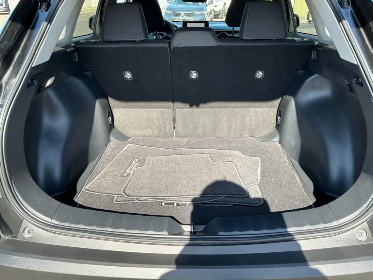 Used 2025 Toyota Corolla Cross LE FWD image 19