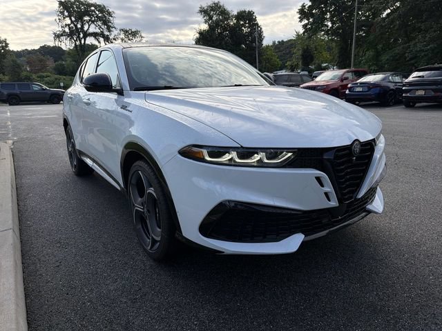 New 2026 Alfa Romeo Tonale w/ Active Assist Package AWD/4WD image 2