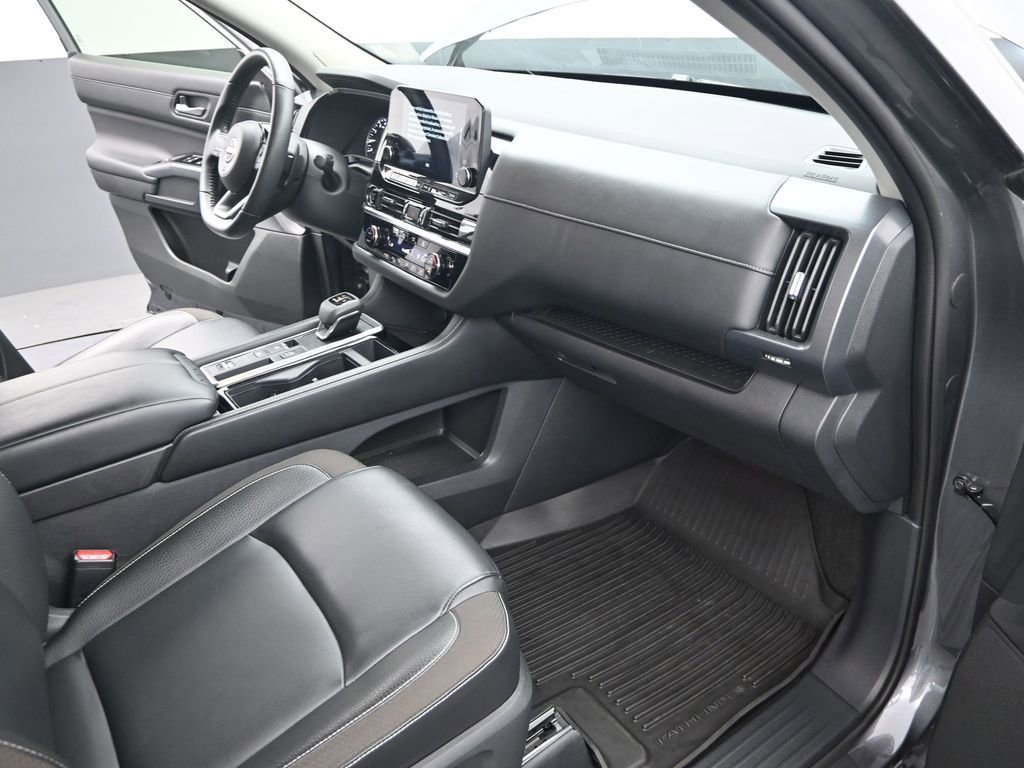 Used 2024 Nissan Pathfinder SL w/ SL Premium Package image 27
