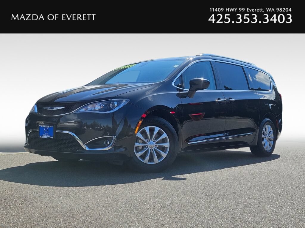 Used 2019 Chrysler Pacifica Touring-L FWD image 1
