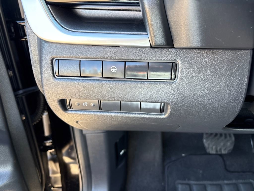 Used 2021 Nissan Rogue SV AWD/4WD image 12