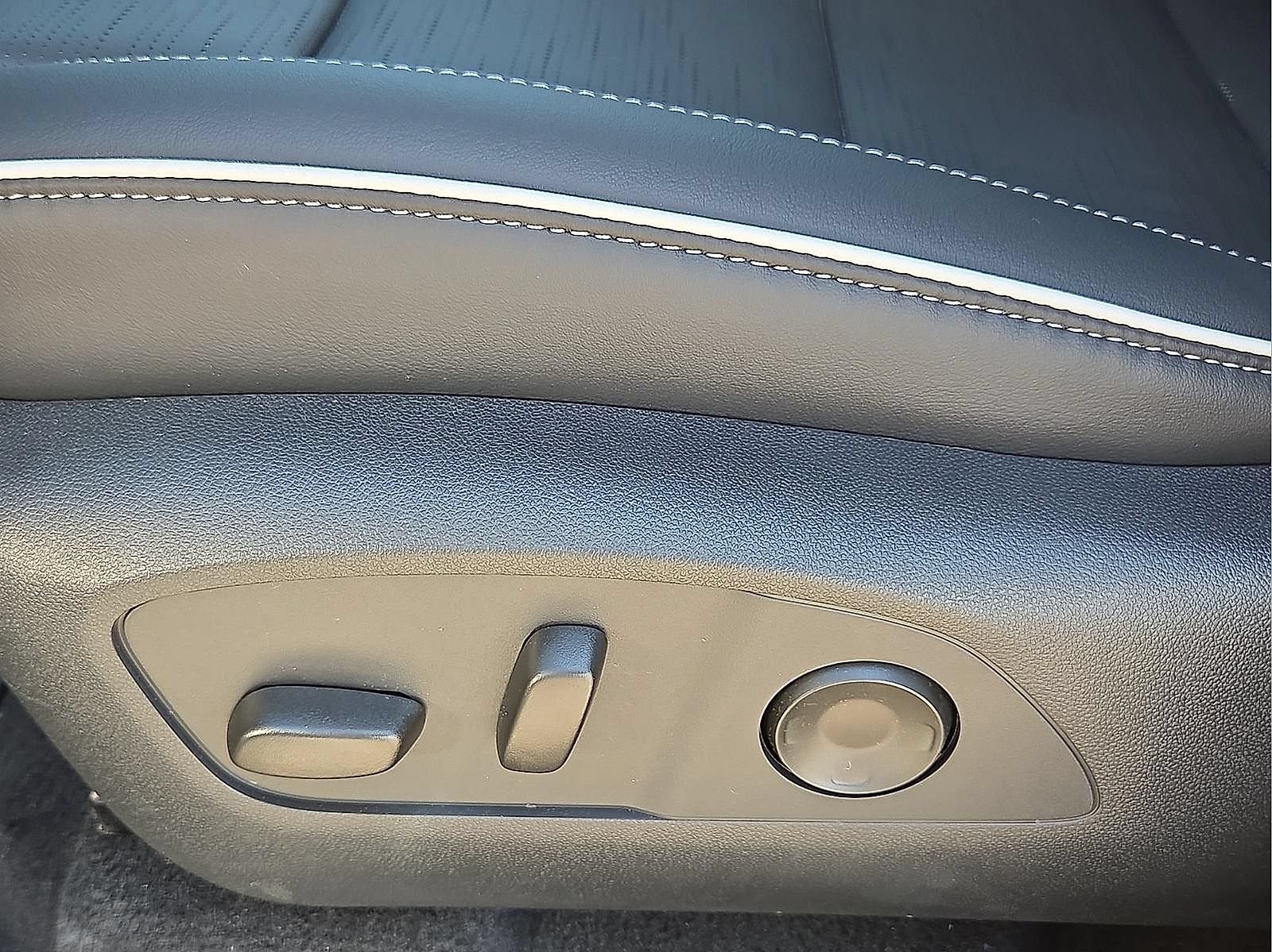 New 2026 Buick Enclave Sport Touring w/ Power Package FWD image 16