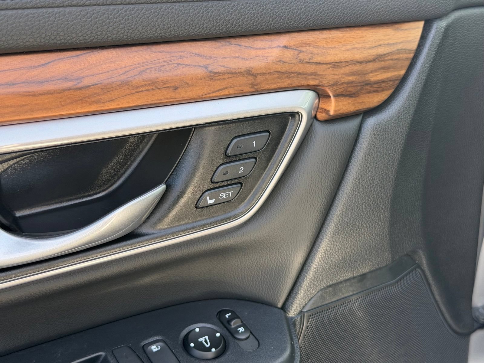 Used 2020 Honda CR-V Touring image 15
