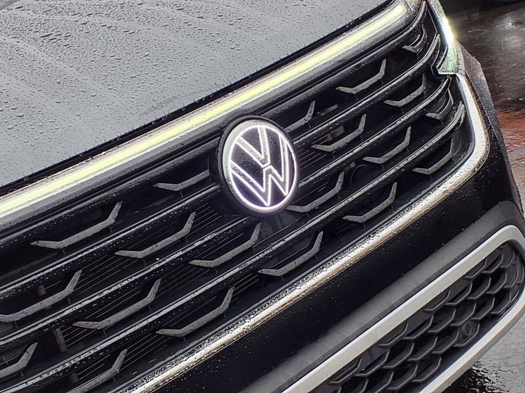 Used 2025 Volkswagen Atlas Cross Sport SE image 22