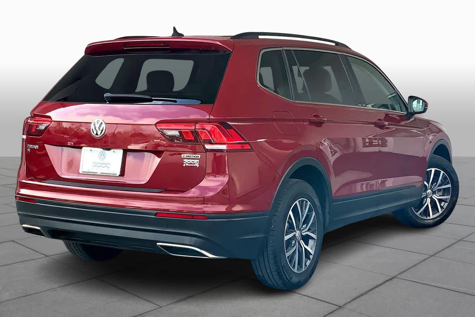 Used 2019 Volkswagen Tiguan SE w/ Panoramic Sunroof Package AWD/4WD image 13