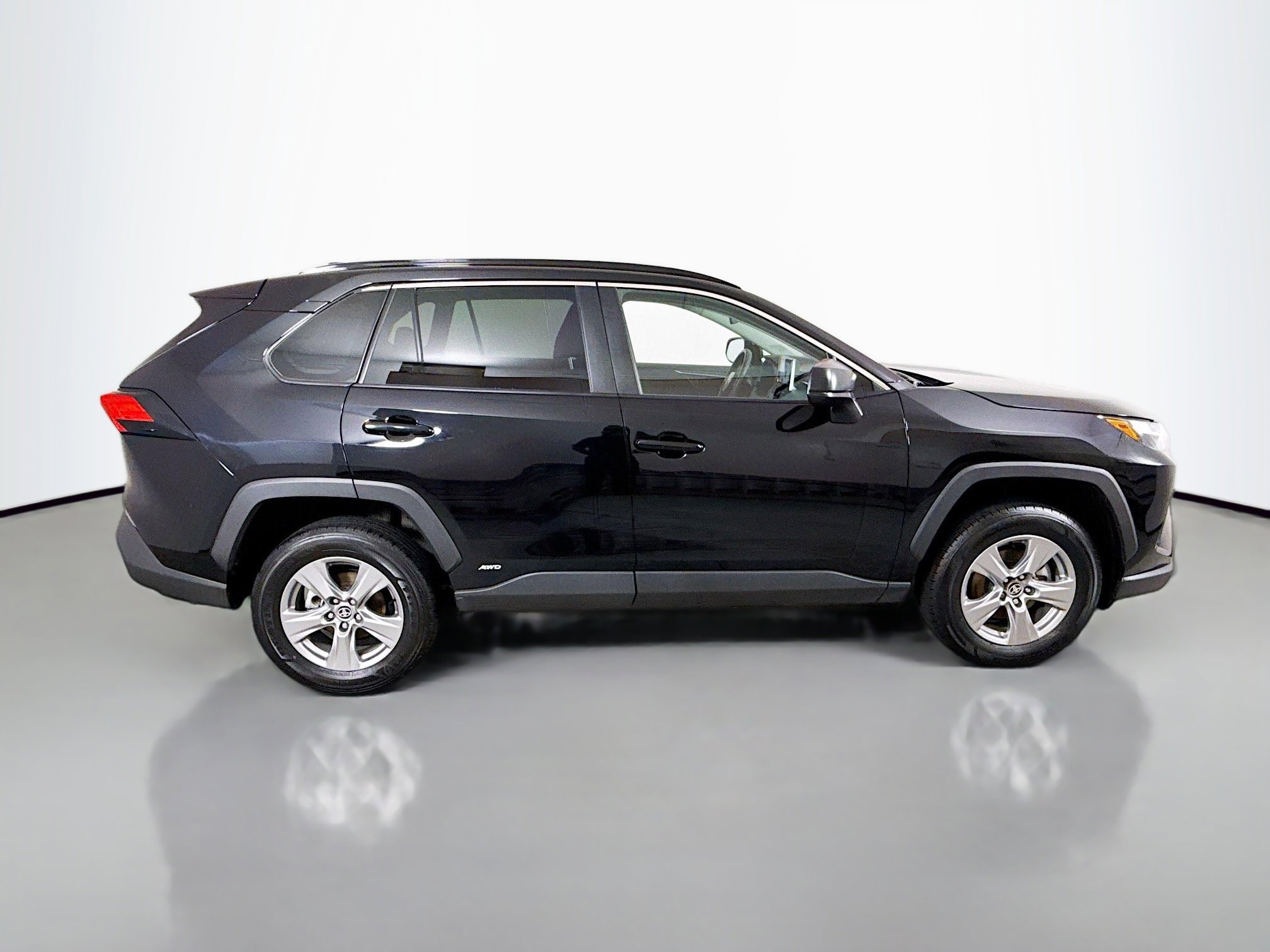 Used 2025 Toyota RAV4 LE image 8