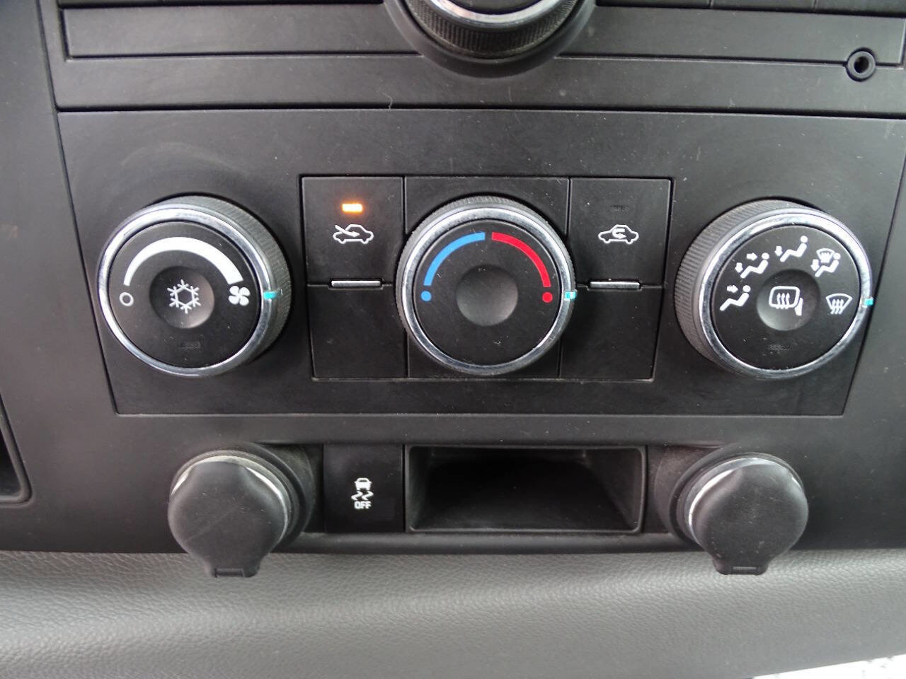 Used 2013 Chevrolet Silverado 3500 W/T image 24