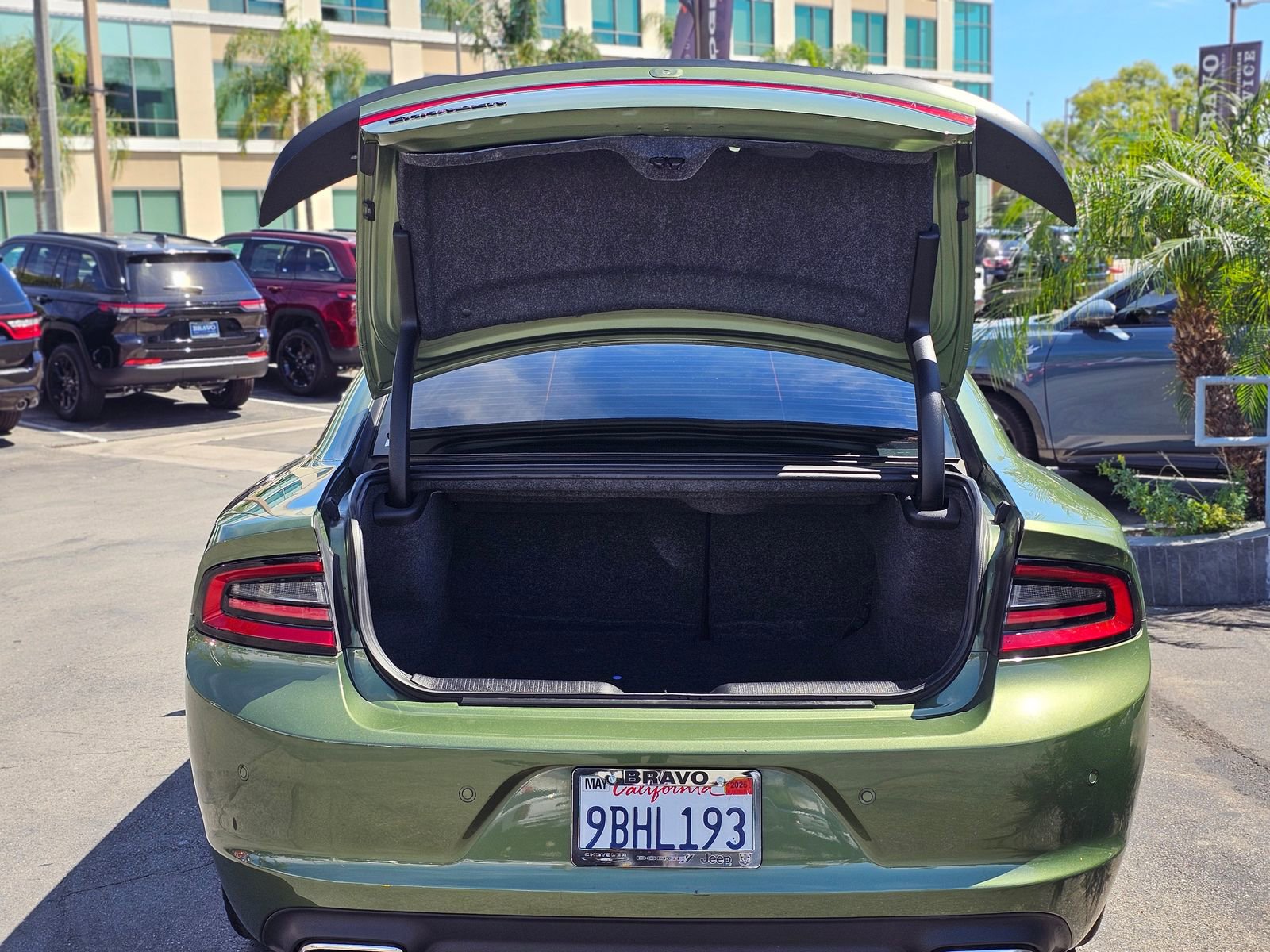 Used 2022 Dodge Charger SXT w/ Blacktop Package image 7