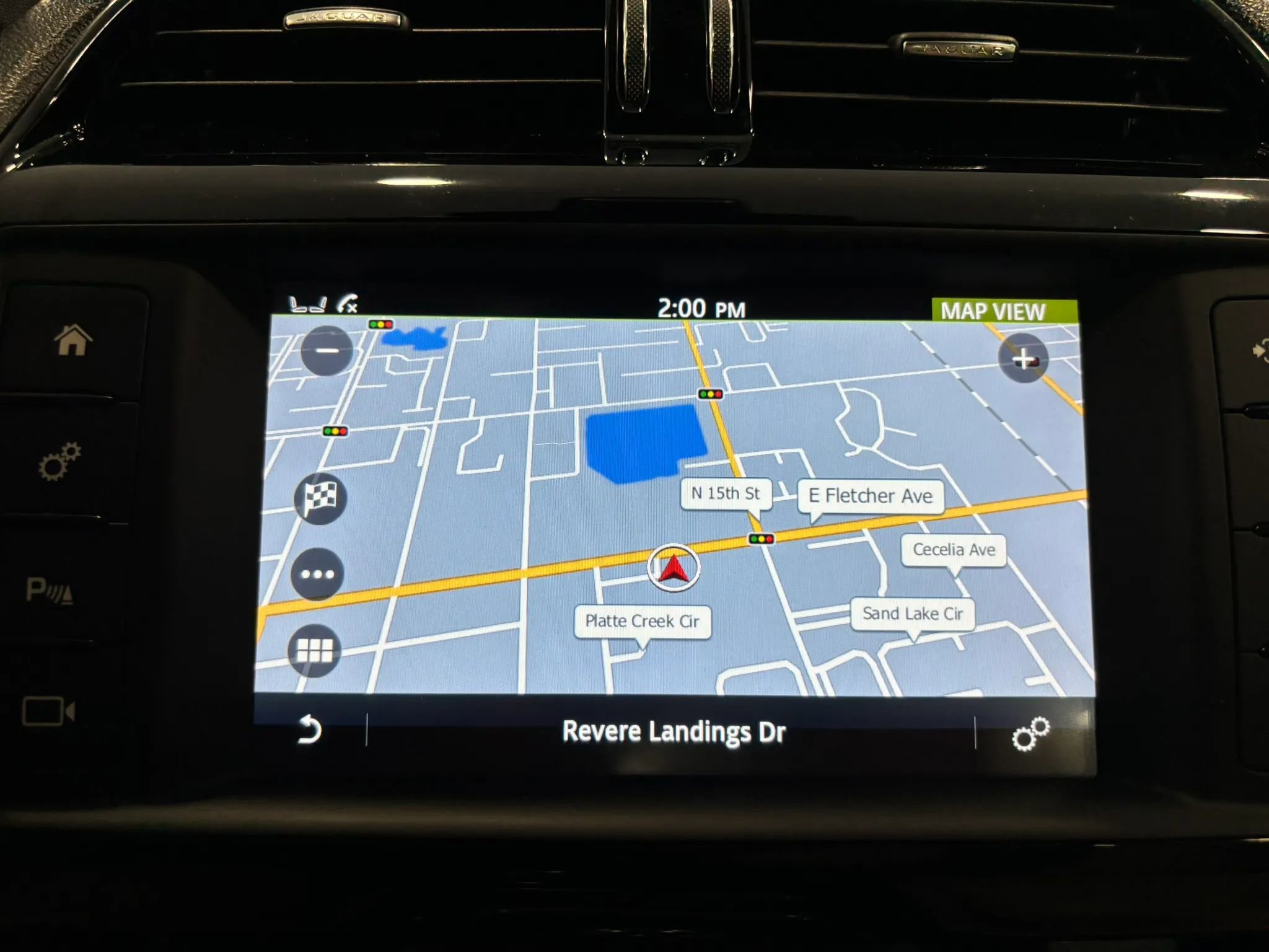 Used 2017 Jaguar XE Premium image 35