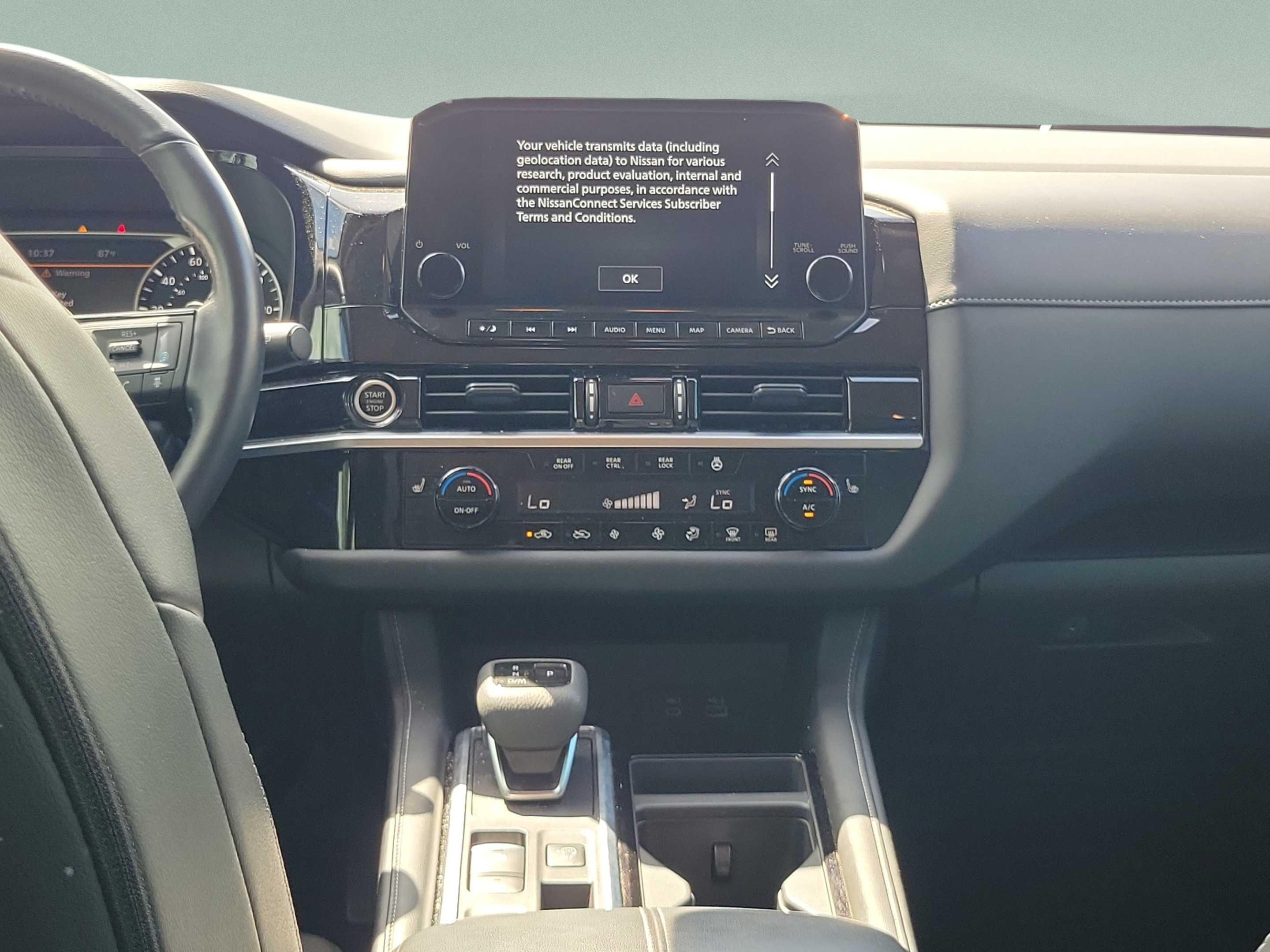 Used 2024 Nissan Pathfinder SL w/ Black Appearance Package FWD image 6