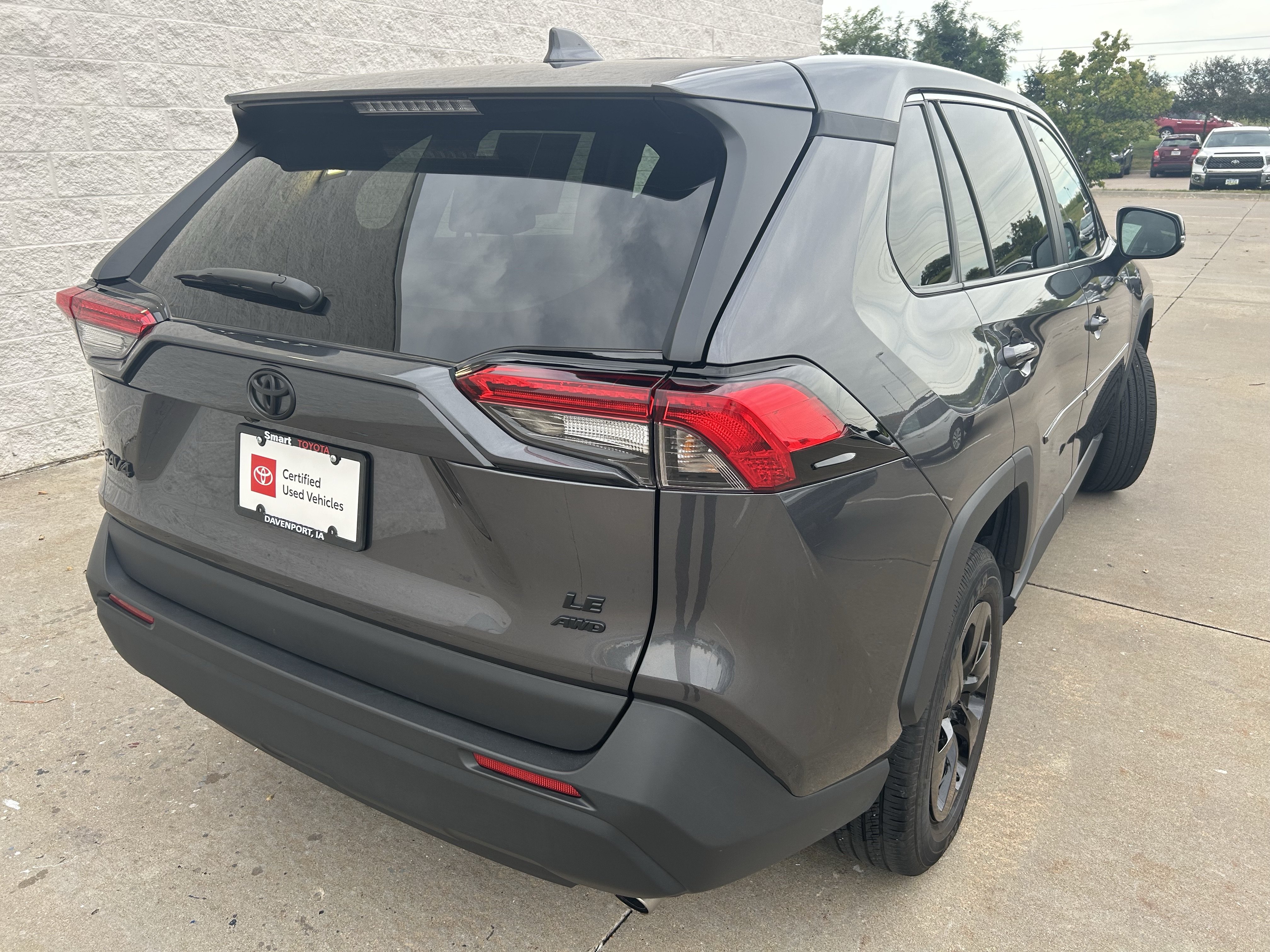 Used 2023 Toyota RAV4 LE AWD/4WD image 6