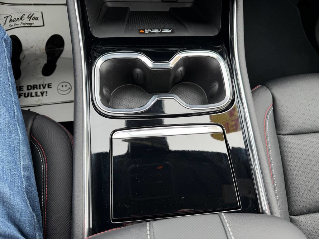 Used 2026 Chevrolet Traverse RS image 35