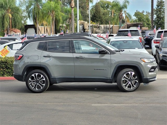 Used 2023 Jeep Compass Limited image 4