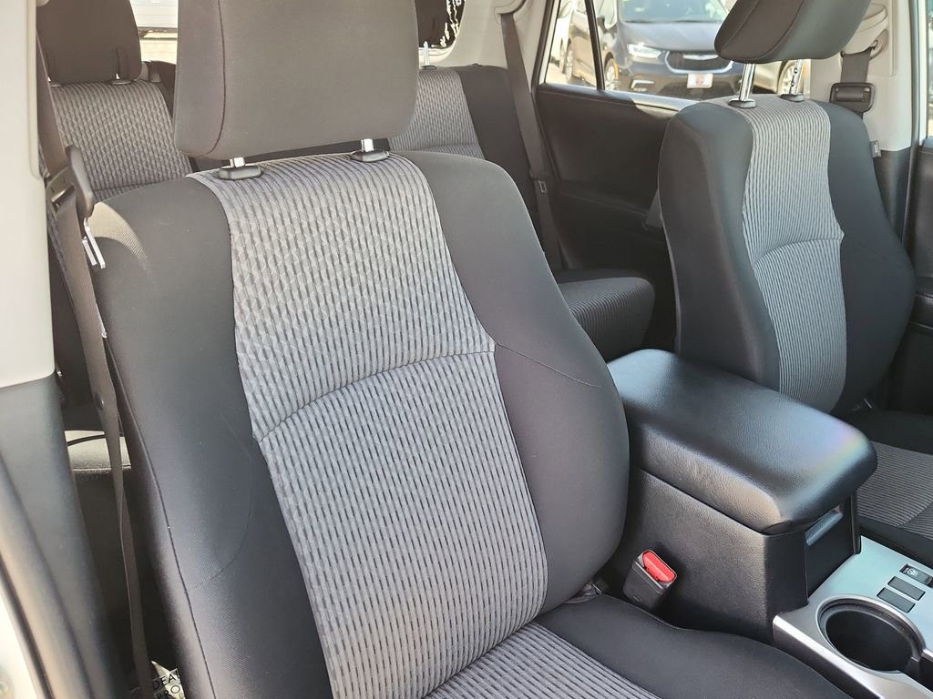Used 2022 Toyota 4Runner SR5 AWD/4WD image 17