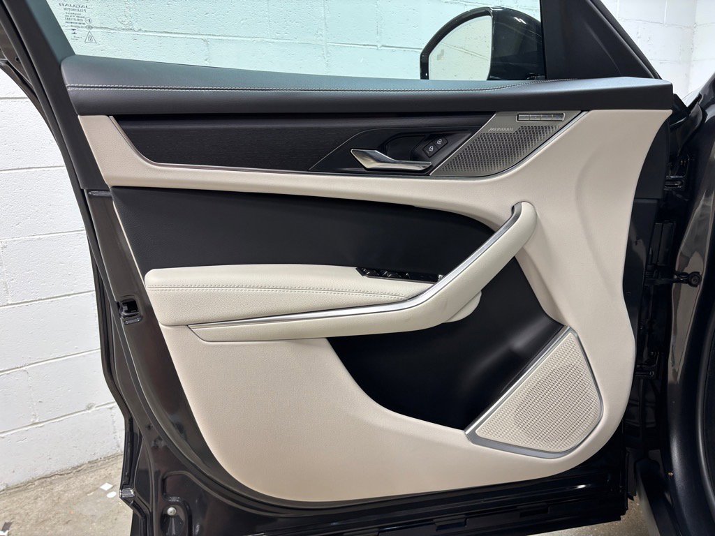 New 2026 Jaguar F-PACE R-Dynamic S image 24