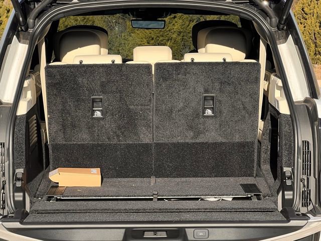 Used 2025 Land Rover Range Rover Long Wheelbase Autobiography image 23