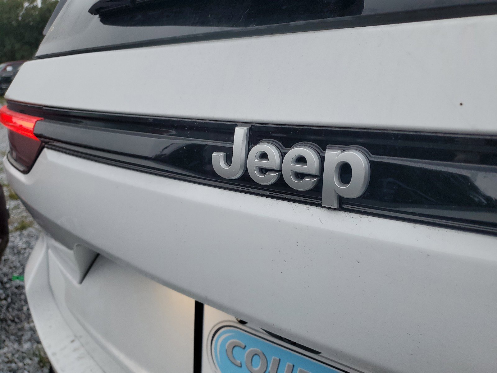 New 2025 Jeep Grand Cherokee Laredo image 8