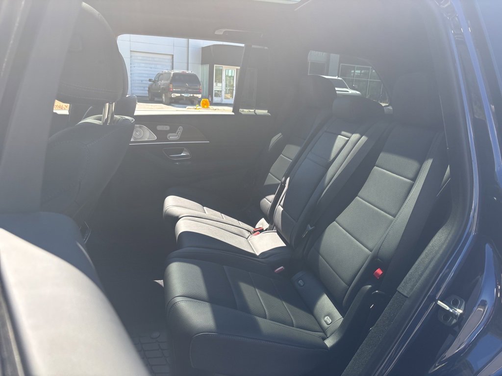 Used 2025 Mercedes-Benz GLS 450 4MATIC image 14