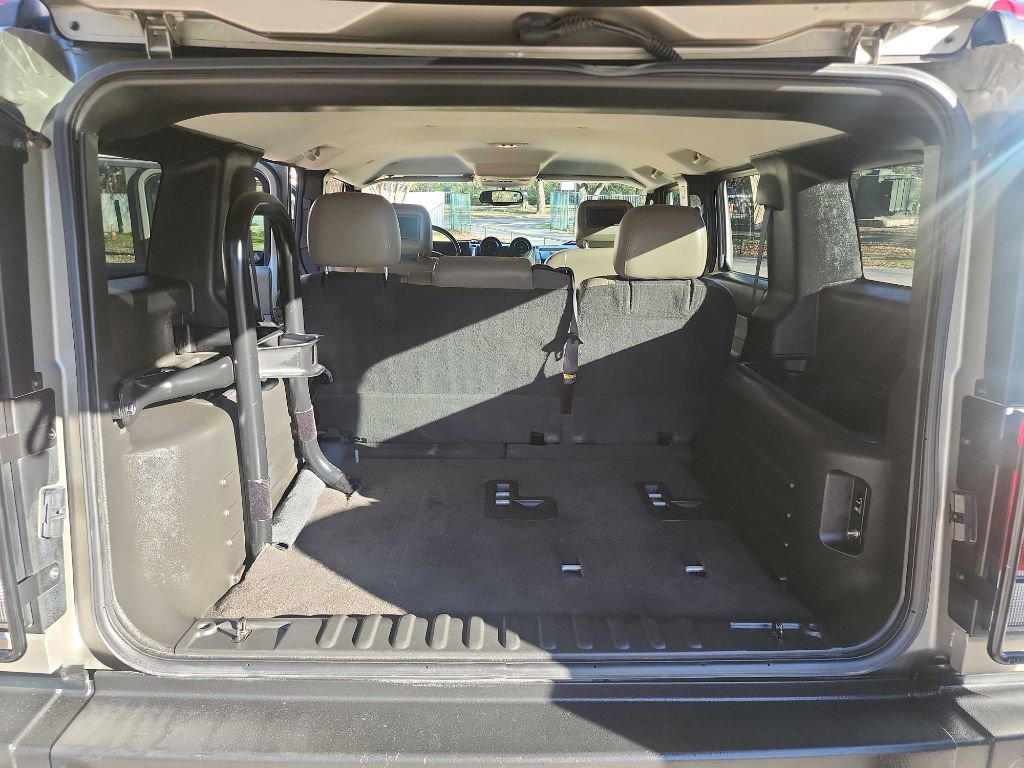 Used 2005 HUMMER H2 w/ Preferred Equipment Group image 25