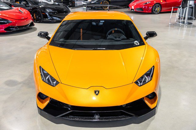 Used 2018 Lamborghini Huracan Performante AWD/4WD image 9