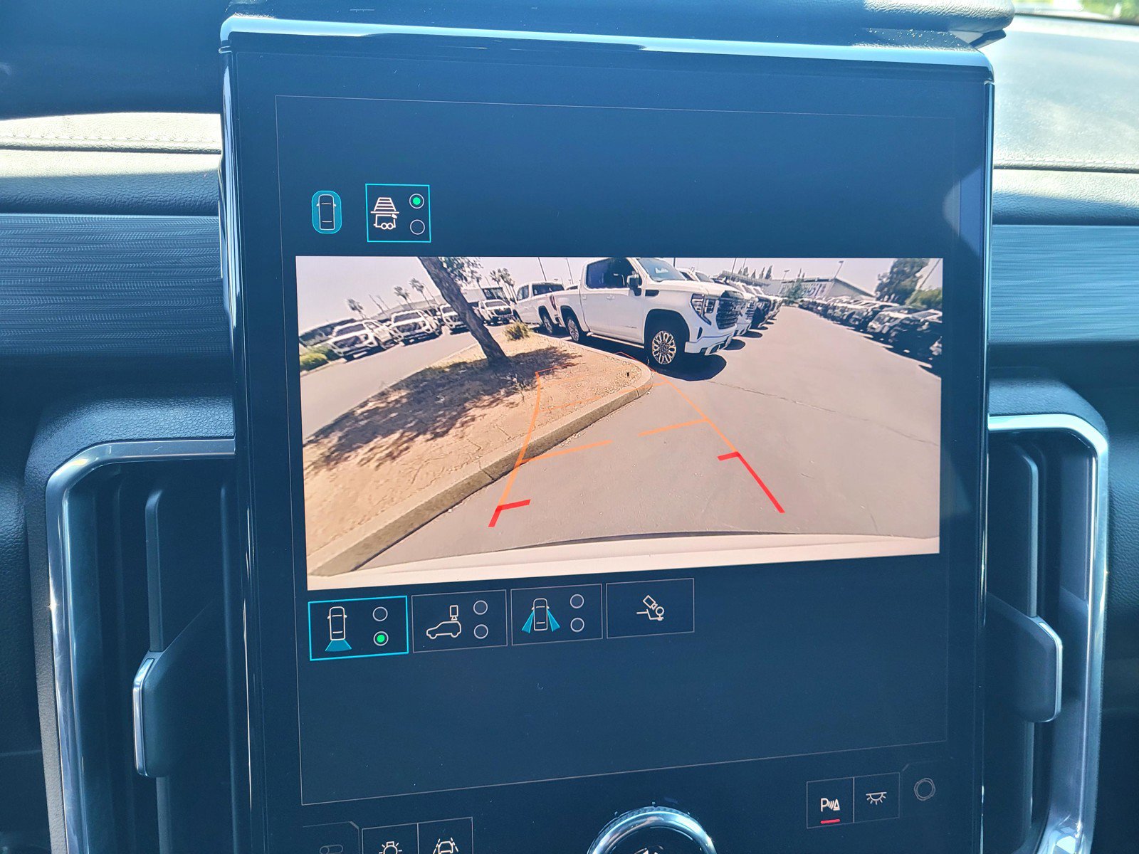 Used 2025 GMC Acadia Elevation FWD image 10