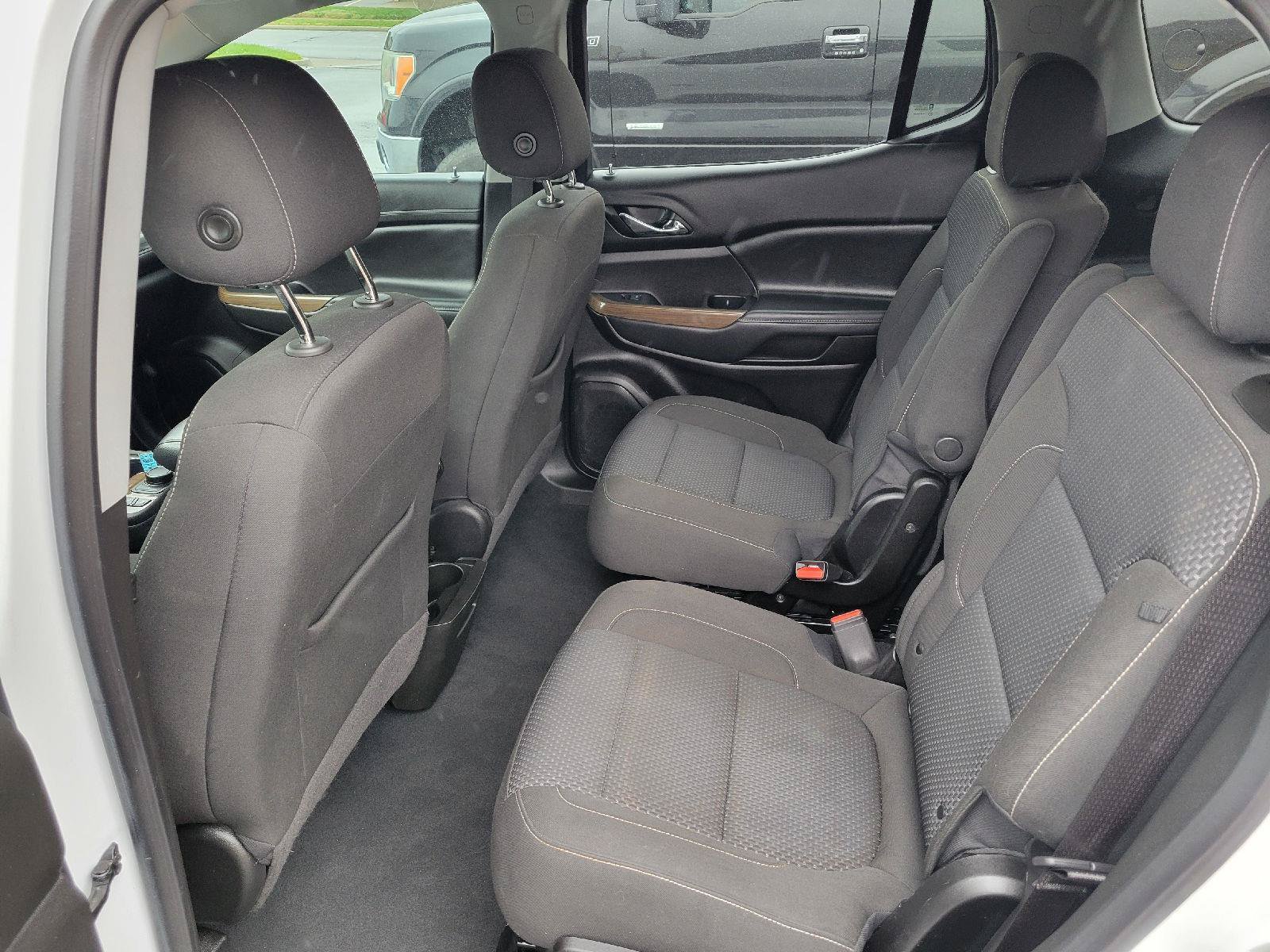 Used 2023 GMC Acadia SLE w/ Driver Convenience Package FWD image 6