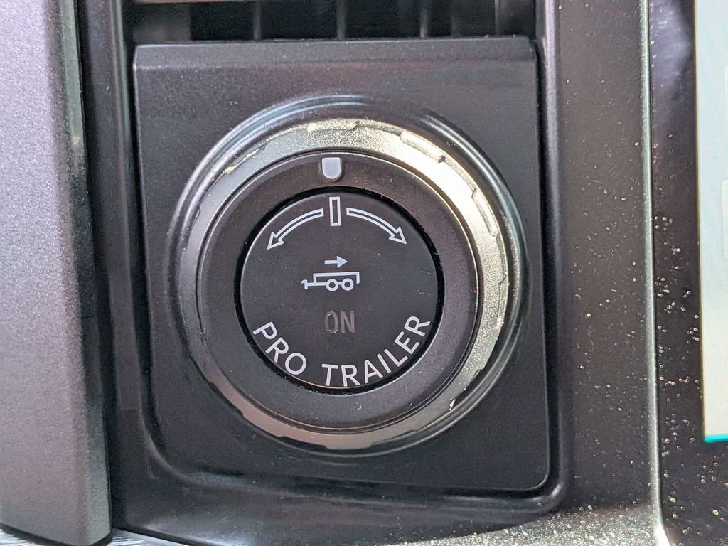 Used 2021 Ford F150 Lariat w/ Equipment Group 502A High image 25