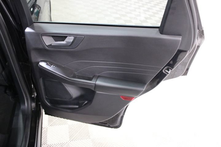 Used 2021 Ford Escape SE image 25