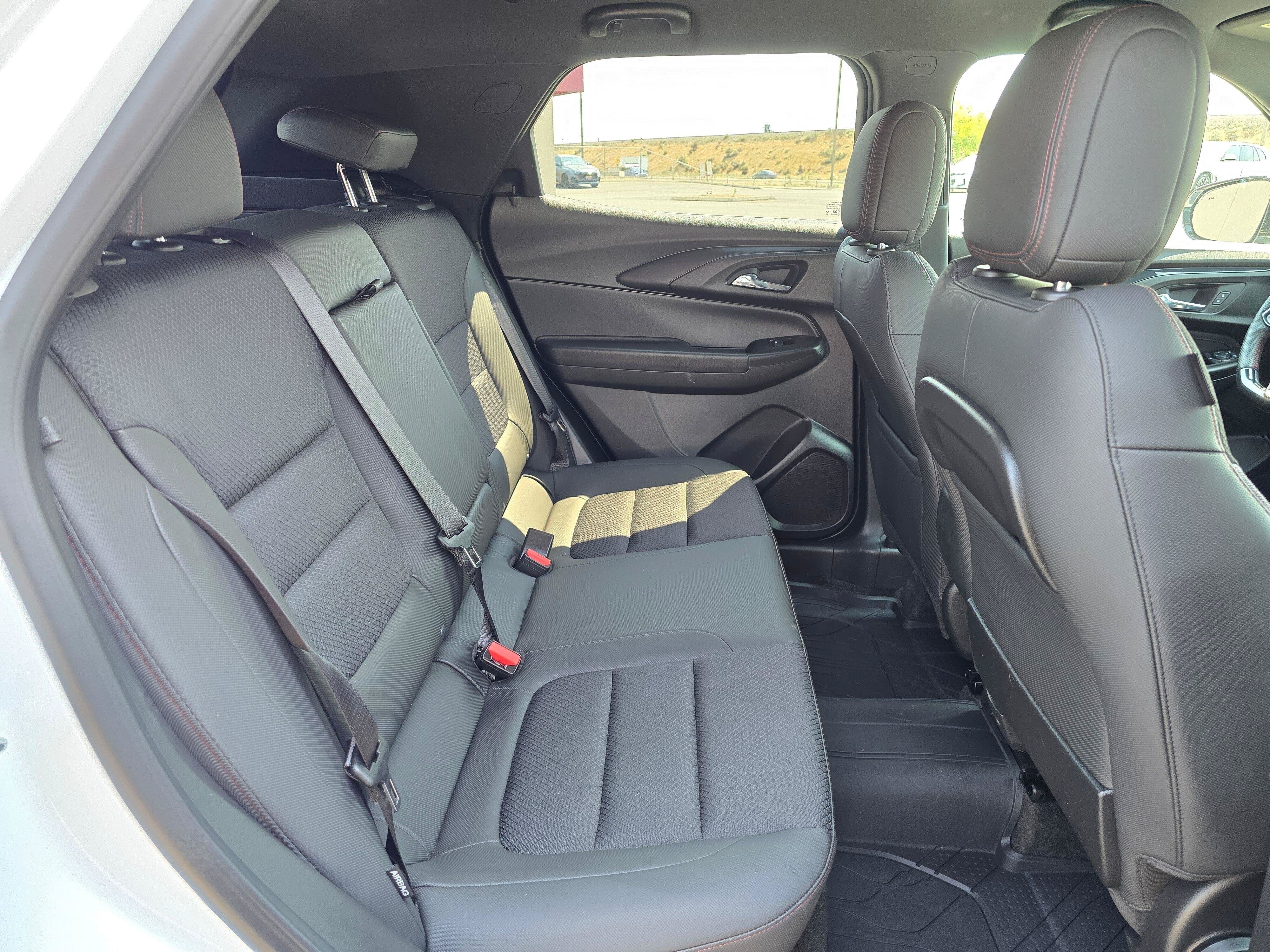 Used 2023 Chevrolet TrailBlazer RS w/ Convenience Package AWD/4WD image 12