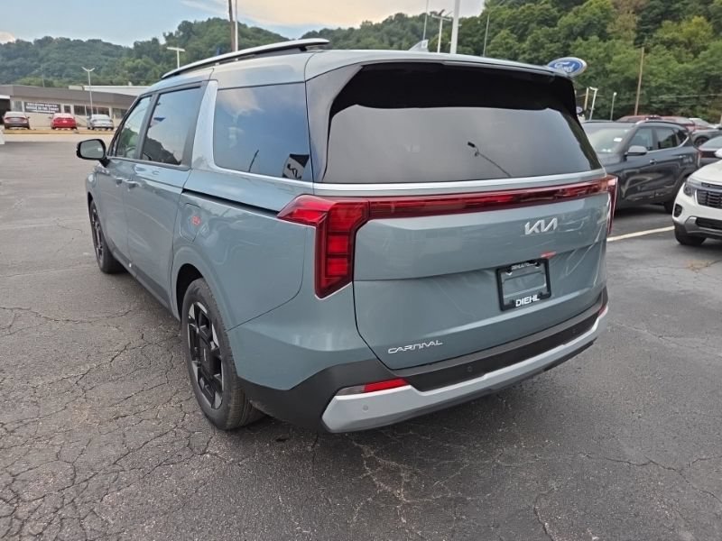 New 2027 Kia Carnival EX FWD image 5