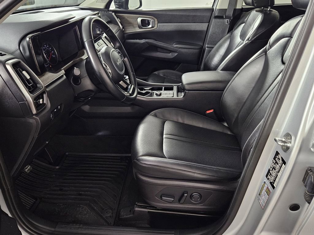 Used 2022 Kia Sorento S w/ Panoramic Sunroof Package image 22