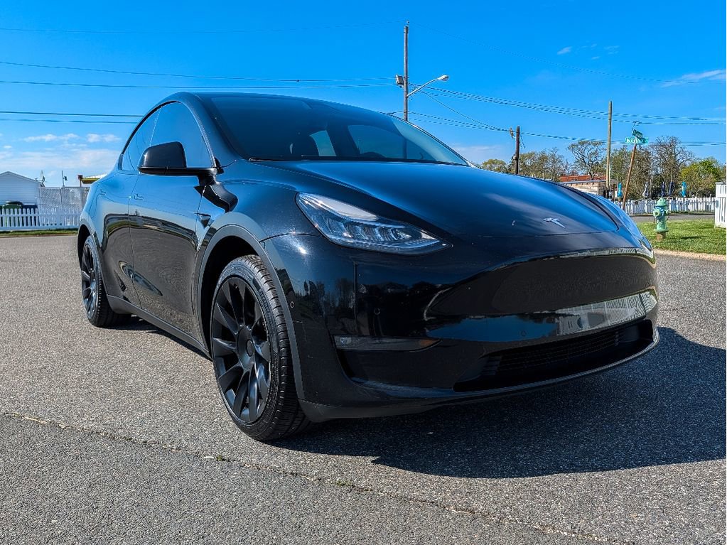 Used 2022 Tesla Model Y Long Range image 3