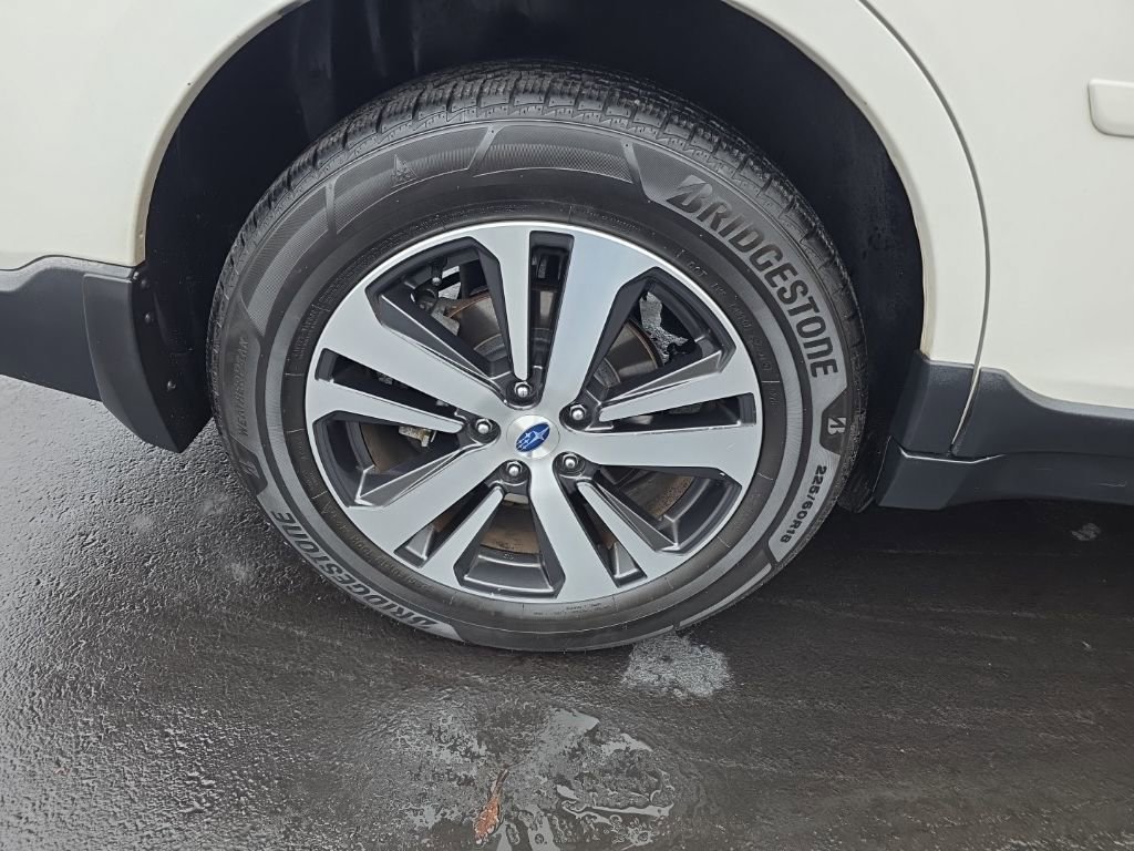 Used 2018 Subaru Outback 2.5i Limited image 11