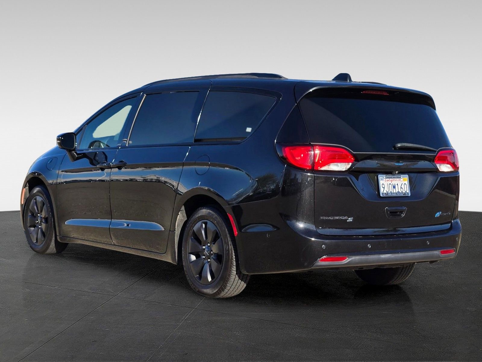 Used 2020 Chrysler Pacifica Limited w/ Advanced Safetytec Group image 3