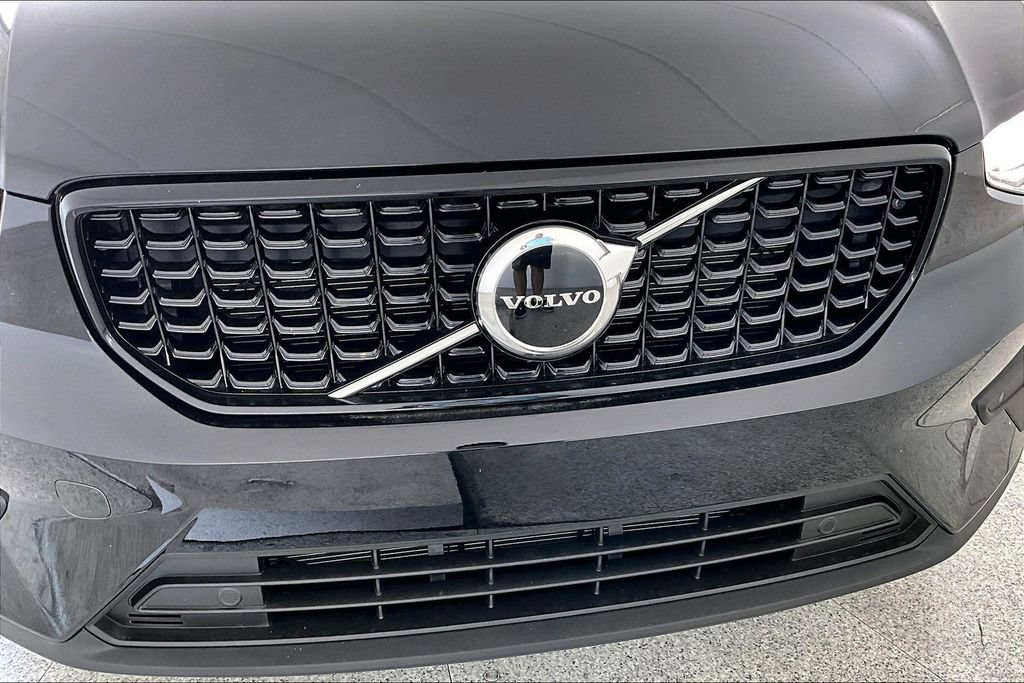 New 2026 Volvo XC40 B5 Core w/ Protection Package Premier AWD/4WD image 27
