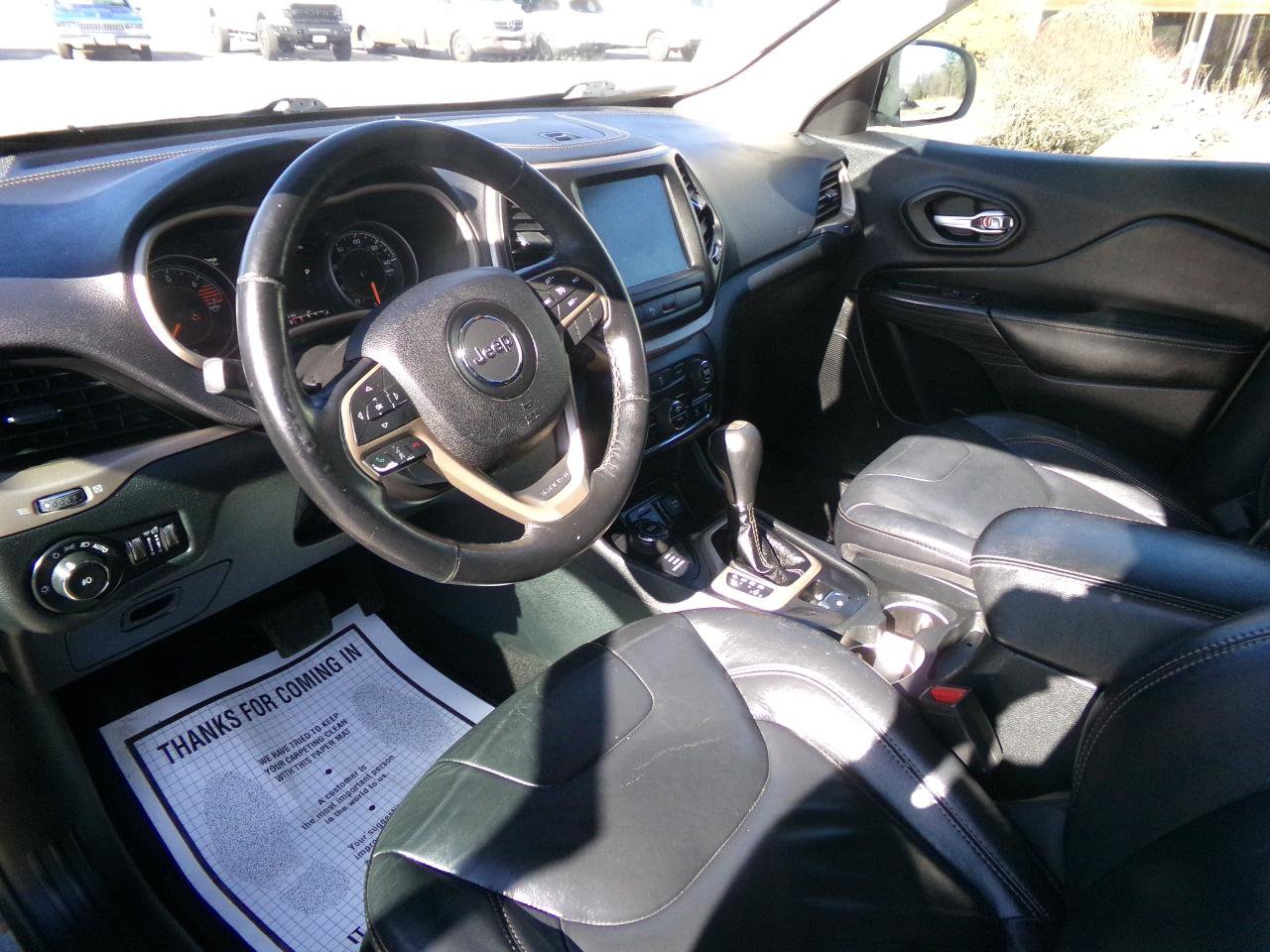 Used 2016 Jeep Cherokee Limited image 5