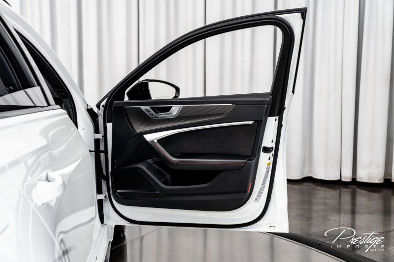 Used 2022 Audi RS 6 w/ Executive Package image 42