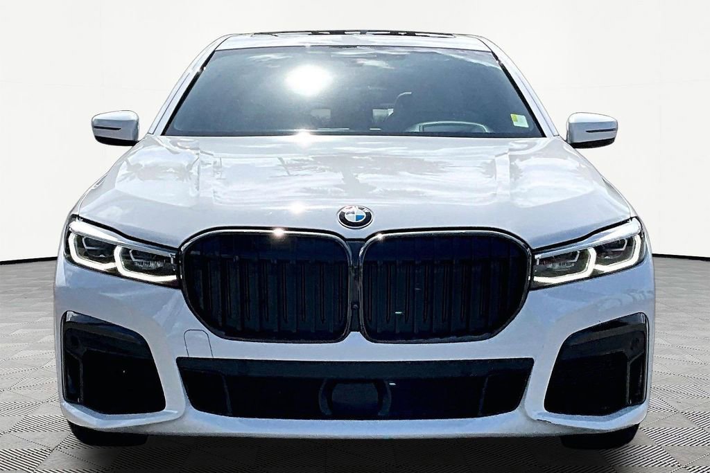 Used 2022 BMW 750i xDrive w/ Executive Package AWD/4WD image 3