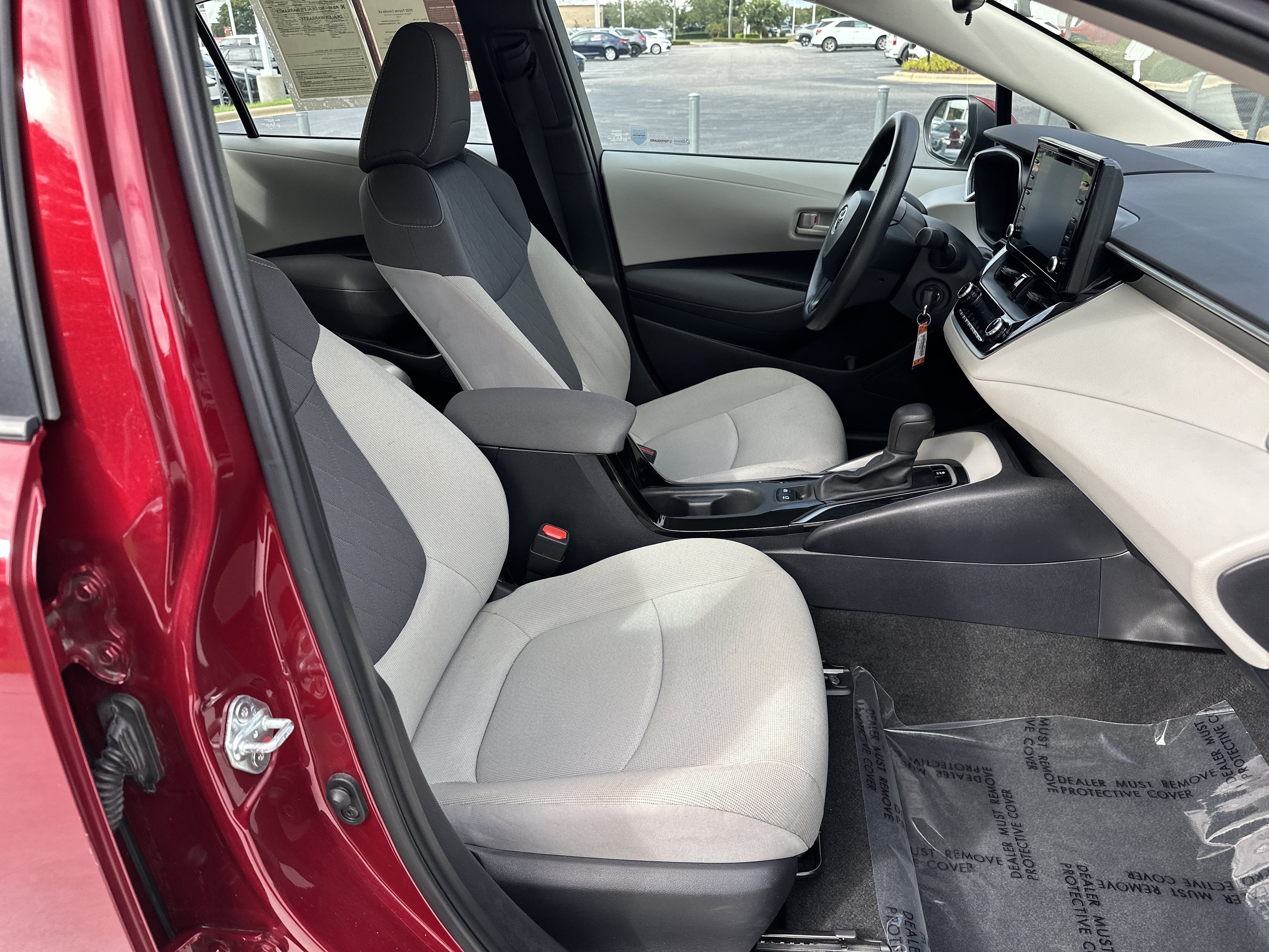 Used 2022 Toyota Corolla LE FWD image 33