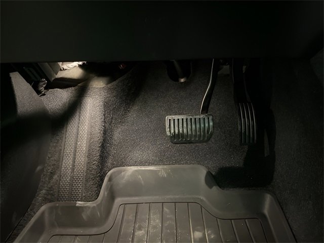 Used 2023 Volvo XC40 Recharge Ultimate w/ Protection Package Premier image 25